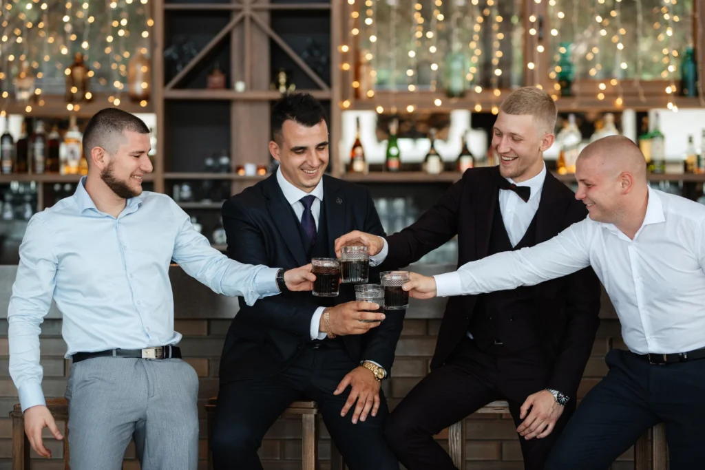 Enterrement de vie de garçon chic au bar